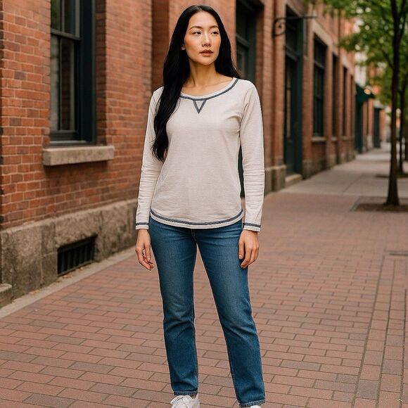 T by Talbots Womens Sz Medium UPF 50+ White And Blue Pullover T-shirt Nautical - Picture 11 of 11